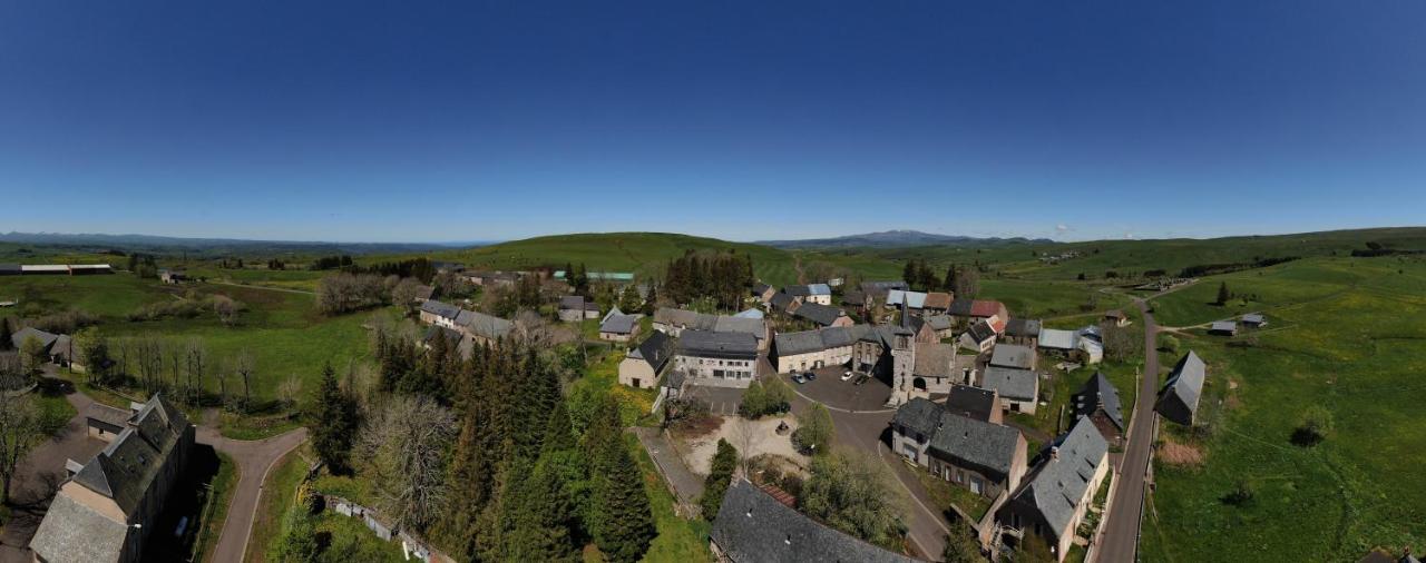 Auberge du Cezallier Montgreleix Extérieur photo