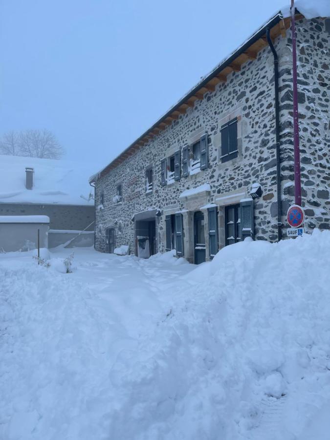 Auberge du Cezallier Montgreleix Extérieur photo